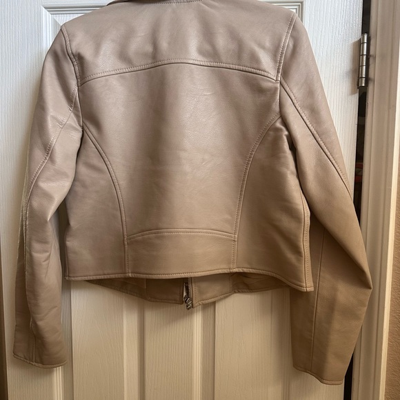 Jacket - Picture 4 of 4